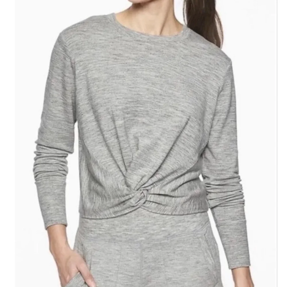 Women's Athleta twist front Long Sleeve Tee S Gray Front